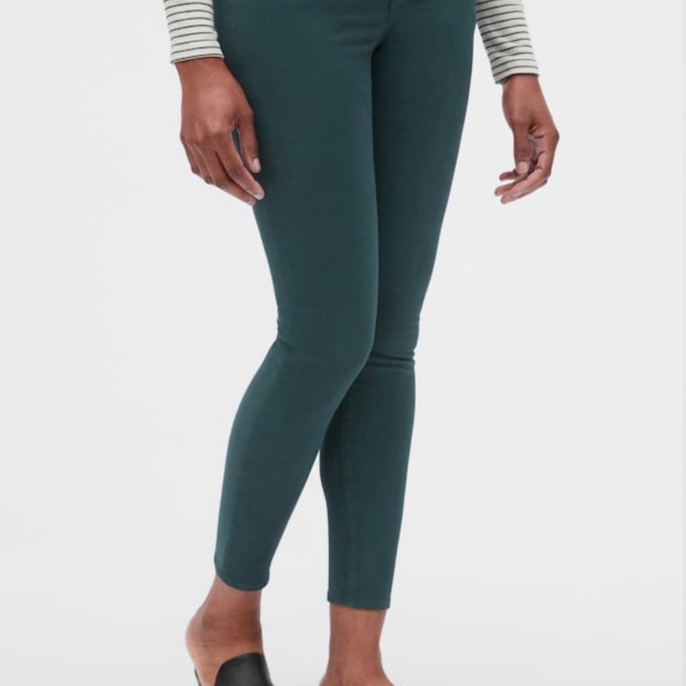 NWT GAP Maternity Full Panel Skinny Jeans (color)